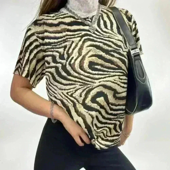 Animal Print Stretch Tee - Picture 3 of 3